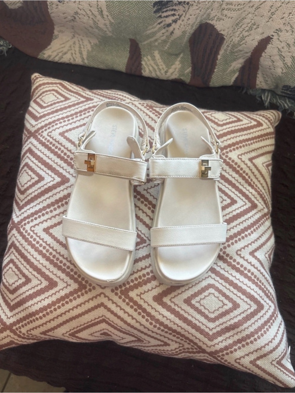 Steve Madden White Kids Strappy Sandals with Gold Accents